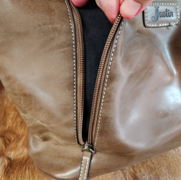 JUSTIN CONCEALED CARRY PURSE - Picture 4 of 8